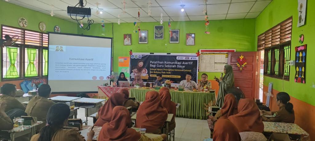 FKIP UNRI Adakan Pelatihan Komunikasi Asertif untuk Guru SD di Desa Maredan Barat