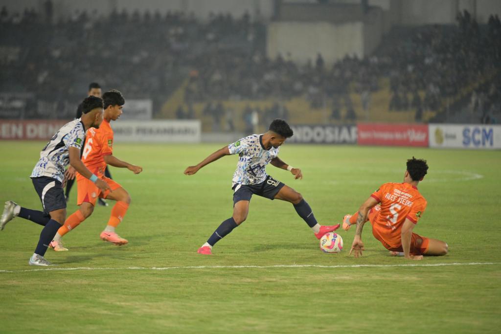 PSPS Pekanbaru vs Persiraja 1-0: Aji Santoso Puji Pemain, Sayangkan Kinerja Wasit