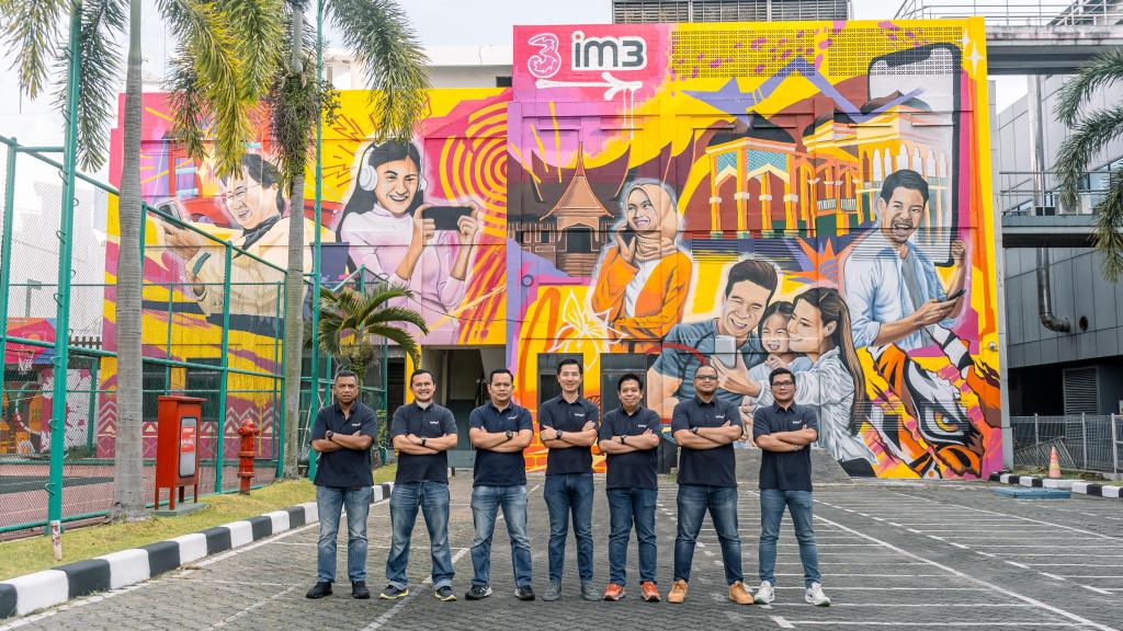 Indosat Kolaborasi dengan Seniman Medan untuk Ciptakan Mural Ikonik