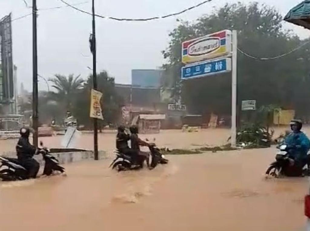 Amsakar Instruksikan Seluruh Camat di Batam Berkoordinasi Tangani Banjir