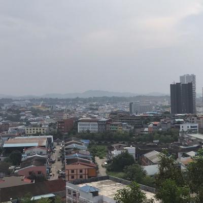 BMKG Prediksi Cuaca di Kepri Hari Ini Berawan hingga Hujan Ringan