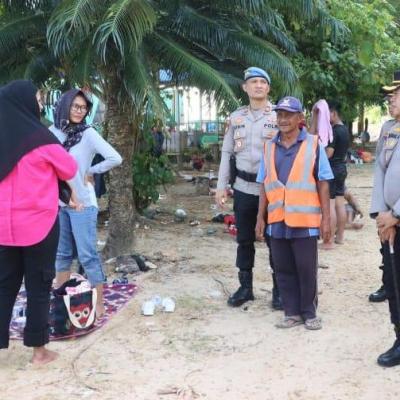 Kapolresta Barelang Tinjau Pos Pengamanan Idulfitri di Pantai Setokok