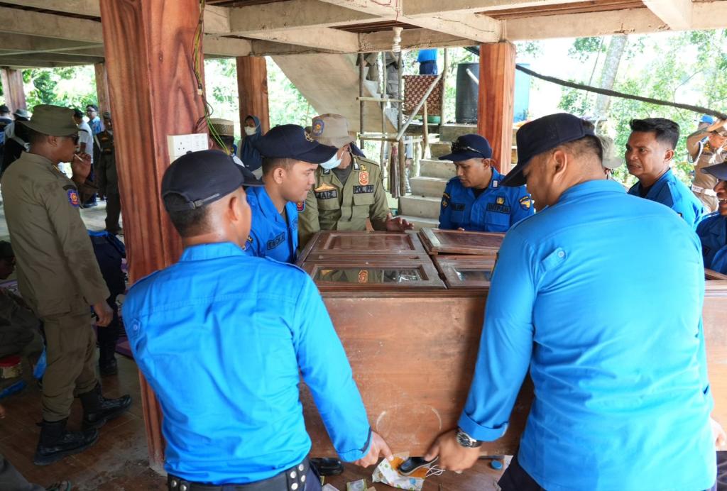 BP Batam Tertibkan Bangunan Liar di KEK Nongsa