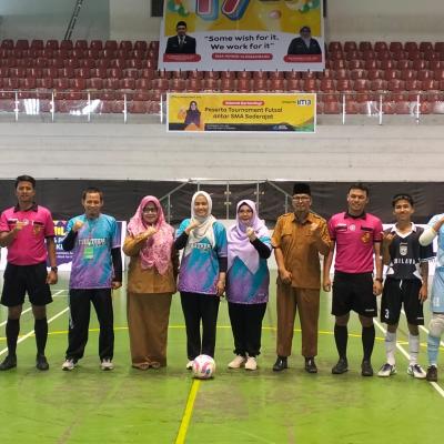 Anggota DPR RI Beri Kejutan di Pembukaan Turnamen Futsal Fourteen Cup I 2025