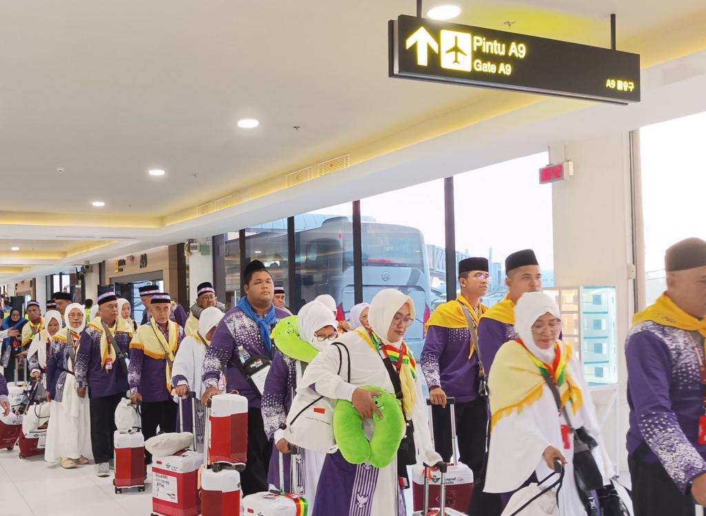 Penerbangan Perdana Jemaah Haji di Bandara Hang Nadim Batam Berjalan Lancar
