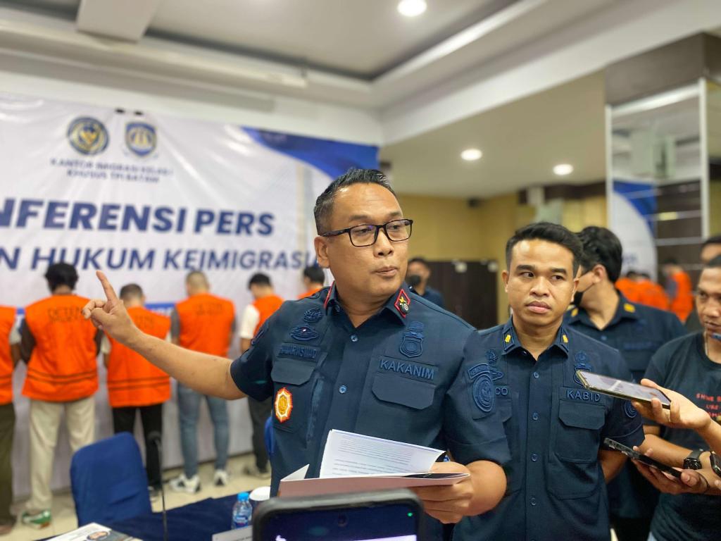 Gunakan VoA Untuk Bekerja, Dua WNA Diamankan Imigrasi Batam